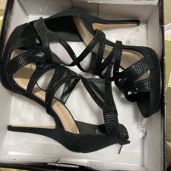 Heels - Picture 2 of 14